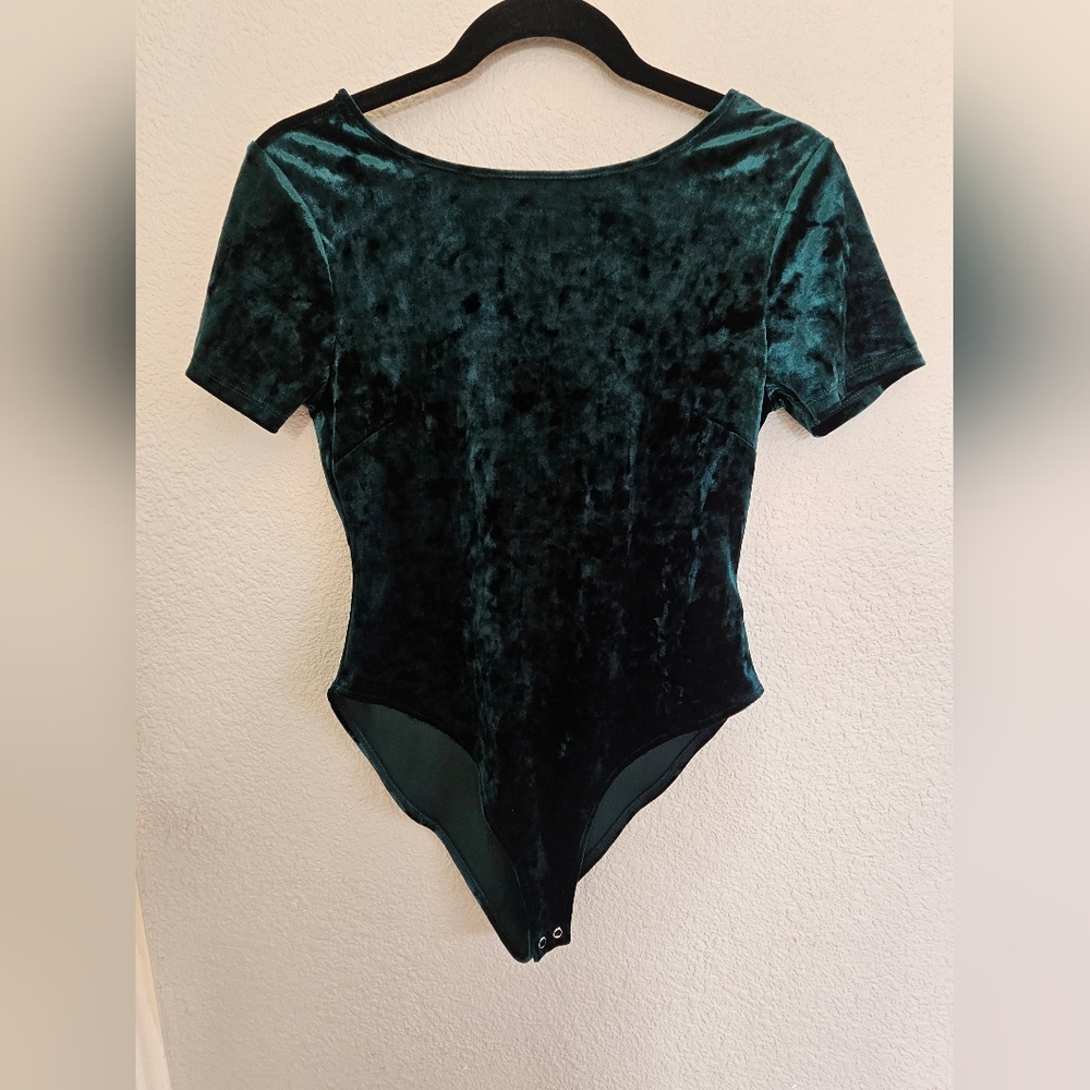 SHEIN Green Velvet Fitted Bodysuit Short Sleeve